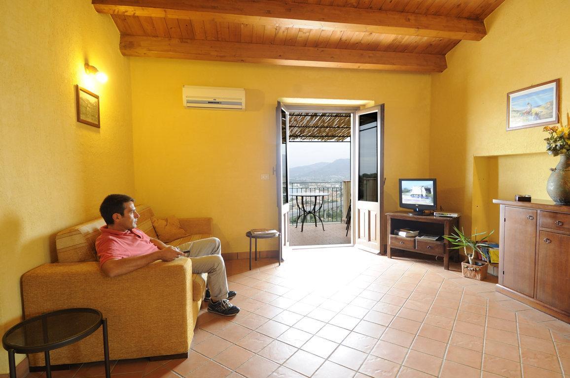 Residence Casa Torretta Gioiosa Marea Eksteriør bilde